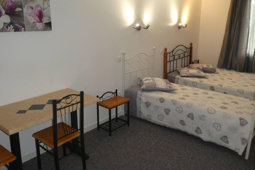 Etanit ! Etape Calme Et Parking Velo, Bicycle - Connection Tous A 1Mn Bus,Train Et Aeroport - Plein Centre De Beziers Pour Visiter,Manger - Chambres Climatisees, Spacieuses Amenagees Pour Singles, Couple, Et Ou Familles - Consigne Et Petit Dej En Plu Béziers Eksteriør bilde
